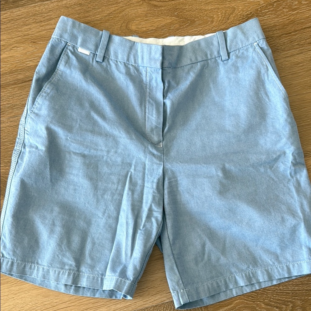 🥰Lacoste women light blue chino shorts
Size 38